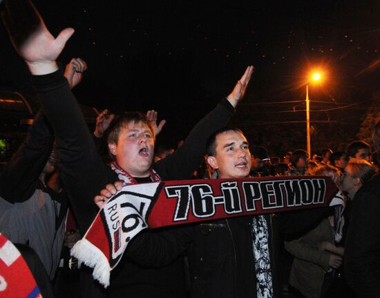 Yaroslavl residents march in memory of dead hockey players