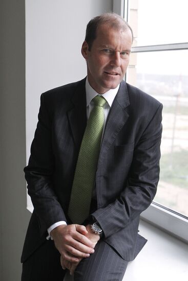 Christoph Weber visits SmithKline Beecham Biomed plant