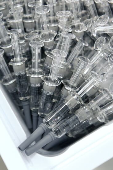 Christoph Weber visits SmithKline Beecham Biomed plant