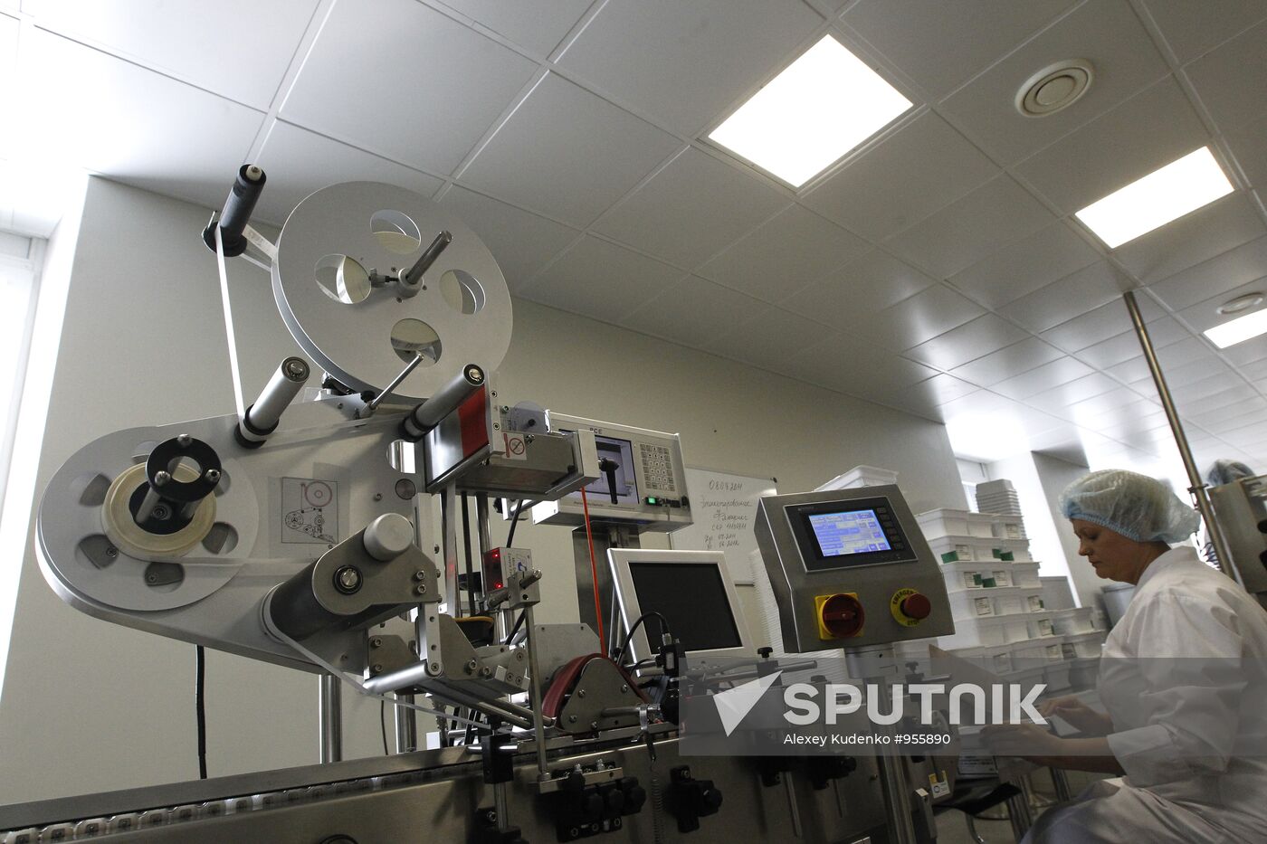 Christoph Weber visits SmithKline Beecham Biomed plant