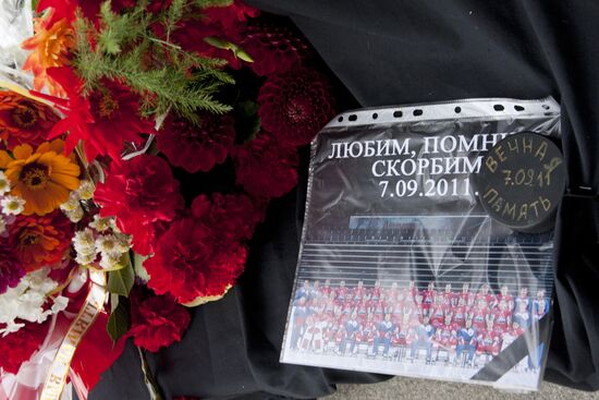 Residents of Ufa lay flowers at Ufa-Arena