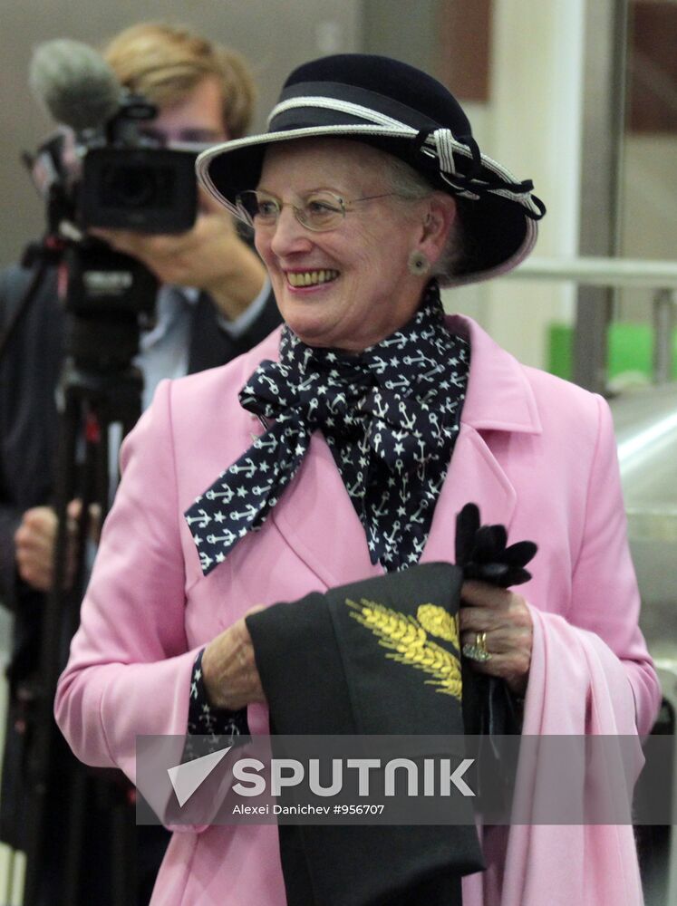 Queen of Denmark visits Baltika brewery