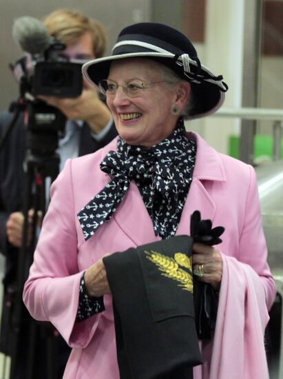 Queen of Denmark visits Baltika brewery