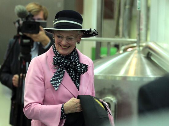 Queen of Denmark visits Baltika brewery