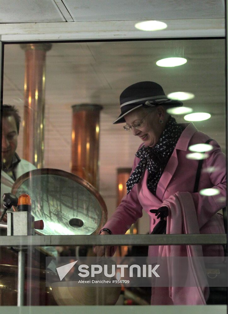 Queen of Denmark visits Baltika brewery