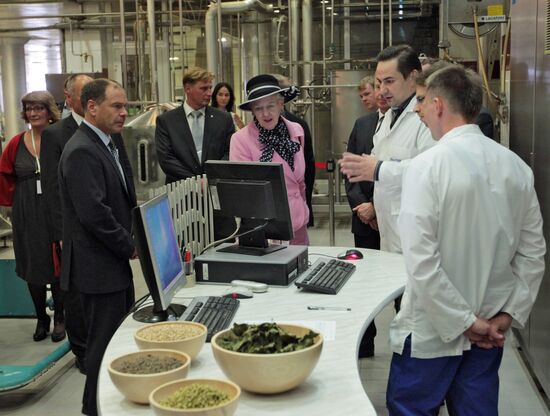 Queen of Denmark visits Baltika brewery