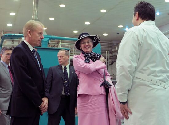 Queen of Denmark visits Baltika brewery