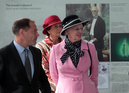 Queen of Denmark visits Baltika brewery