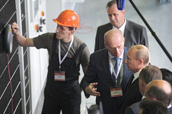 Vladimir Putin visits Urals Federal District