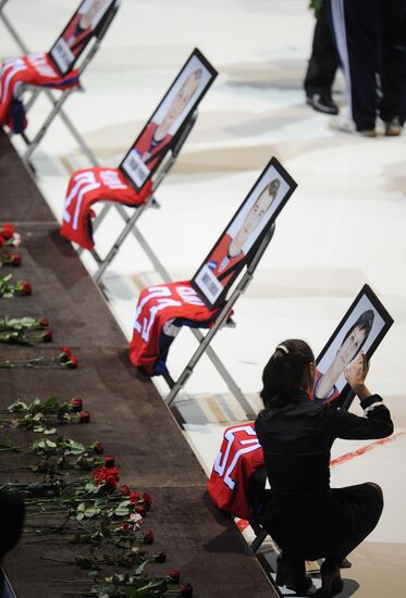 Last respects for Lokomotiv Yaroslavl hockey players