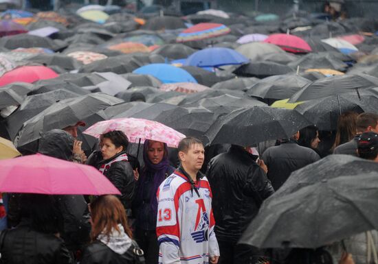Last respects for Lokomotiv Yaroslavl hockey team at Arena 2000