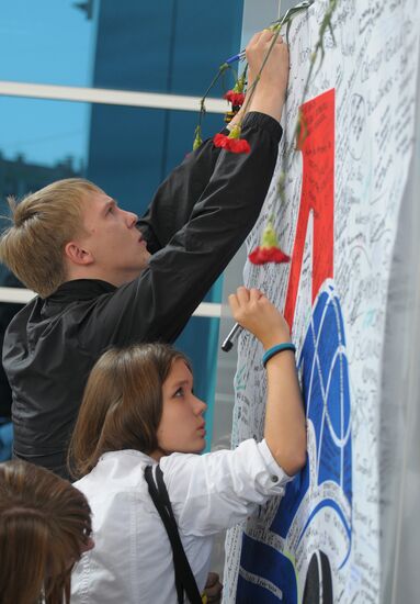 Last respects for Lokomotiv Yaroslavl forward Alexander Kalyanin