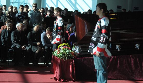 Last respects for Lokomotiv Yaroslavl forward Alexander Kalyanin