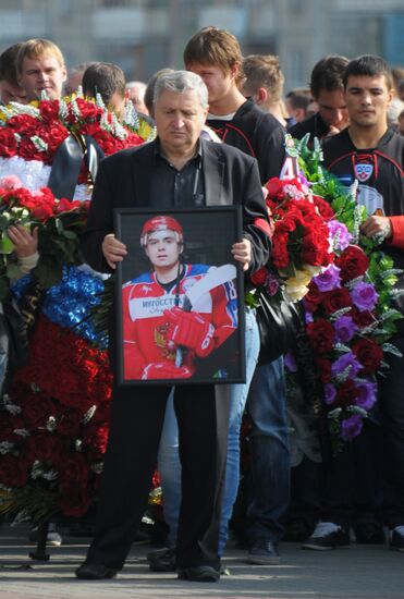 Last respects for Lokomotiv Yaroslavl forward Alexander Kalyanin
