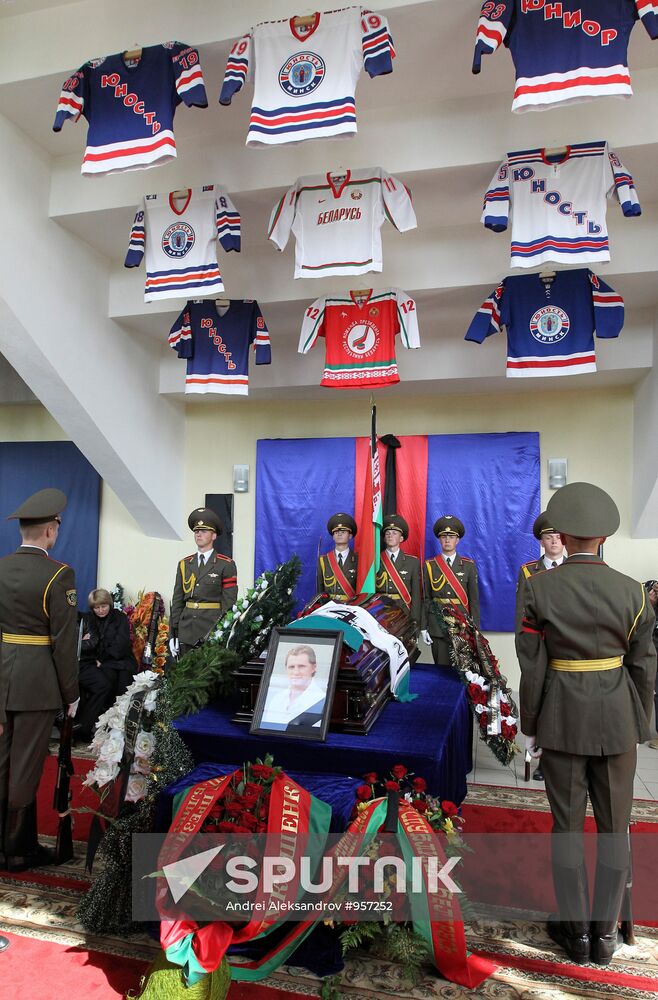 Last respects for Lokomotiv hockey player R. Salei