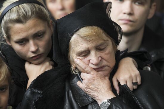 Last respects for Lokomotiv hockey player R. Salei