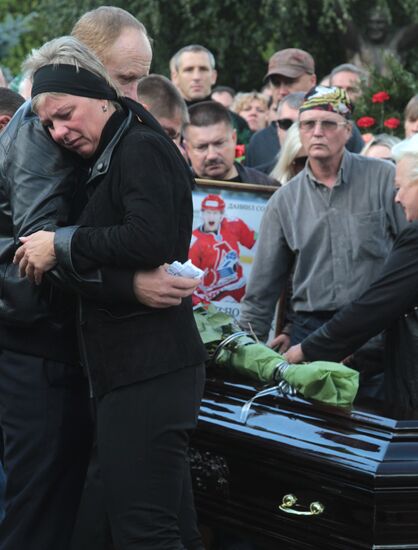 Funerals of hockey players D. Sobchenko and V. Anikeyenko