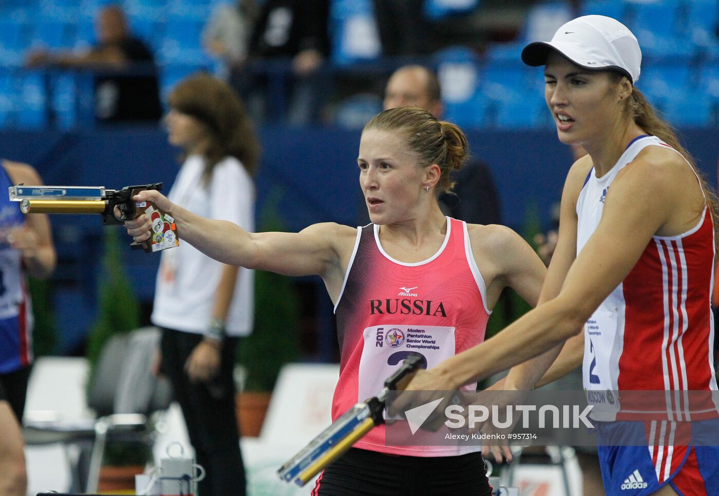 Evdokia Grechishnikova and Elodie Klouvel