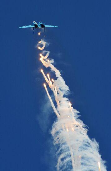 Su-27 fighter
