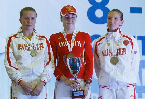 Evdokia Grechishnikova, Julia Kolegova and Yekaterina Huraskinoy