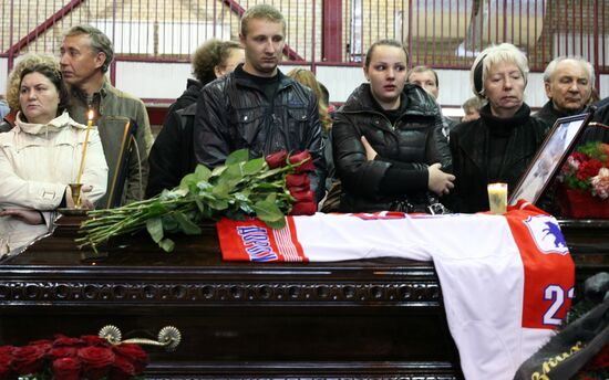Last respects for Lokomotiv Yaroslavl coach Igor Korolev