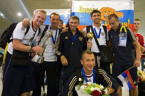 Russia's national beach soccer team arrives in Moscow