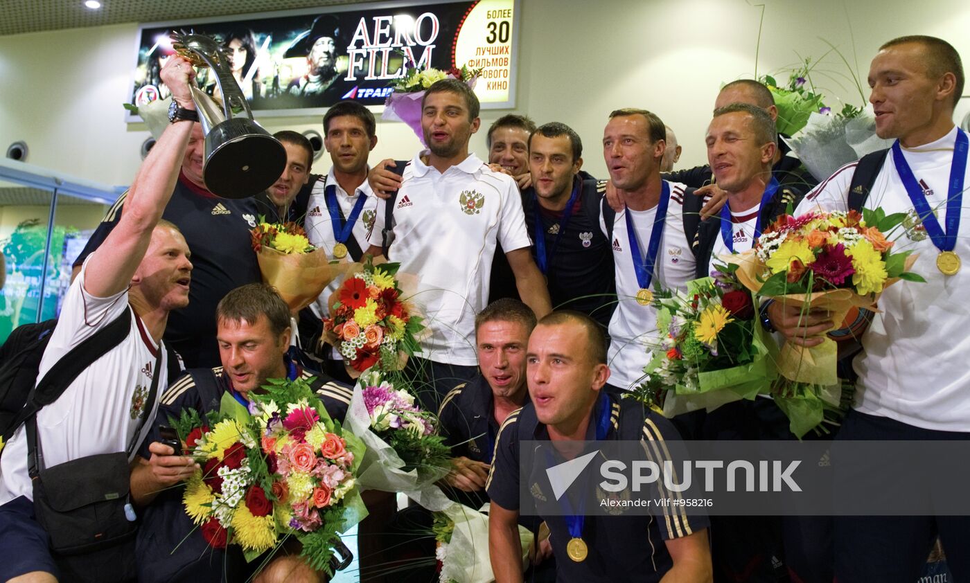 Russia's national beach soccer team arrives in Moscow