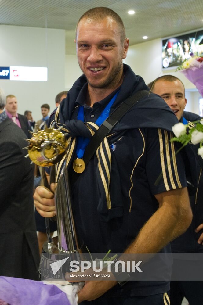 Russia's national beach soccer team arrives in Moscow