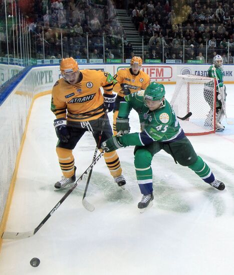 Ice hockey. CHL. Salavat Yulayev vs. Atlant