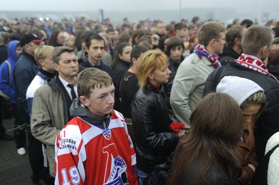 Last respects for Lokomotiv hockey player Alexander Galimov