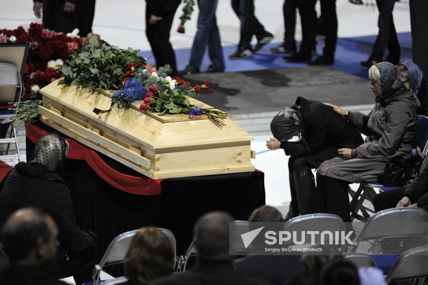 Last respects for Lokomotiv hockey player Alexander Galimov