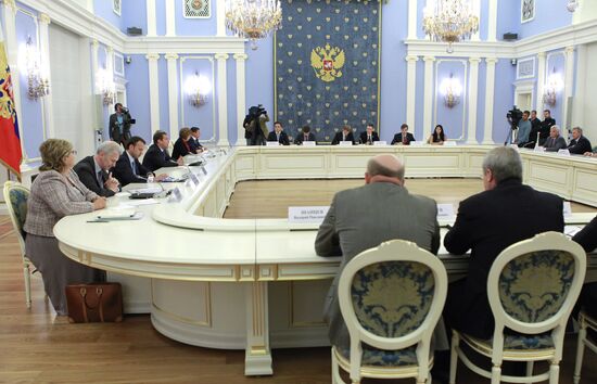 Dmitry Medvedev holds meeting on social situation of students