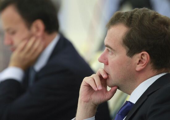 Dmitry Medvedev conducts university students status meeting