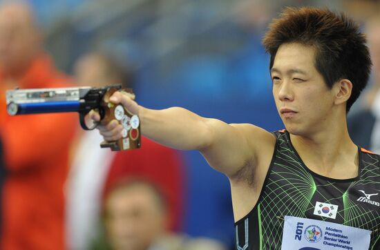 Jinwoo Hong