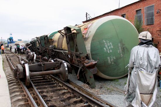 Petrol tanks overturn in Ussuriisk, Primorye Territory