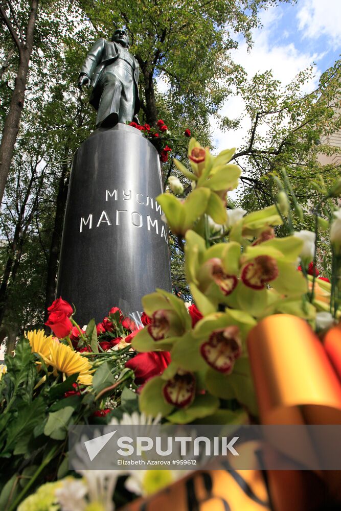 Unveiling of monument to singer Muslim Magomayev