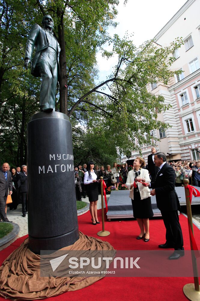 Unveiling of monument to singer Muslim Magomayev