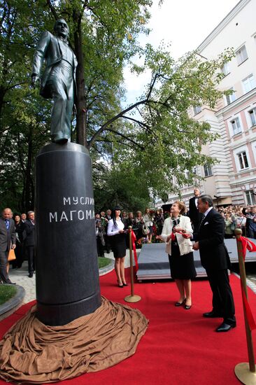 Unveiling of monument to singer Muslim Magomayev