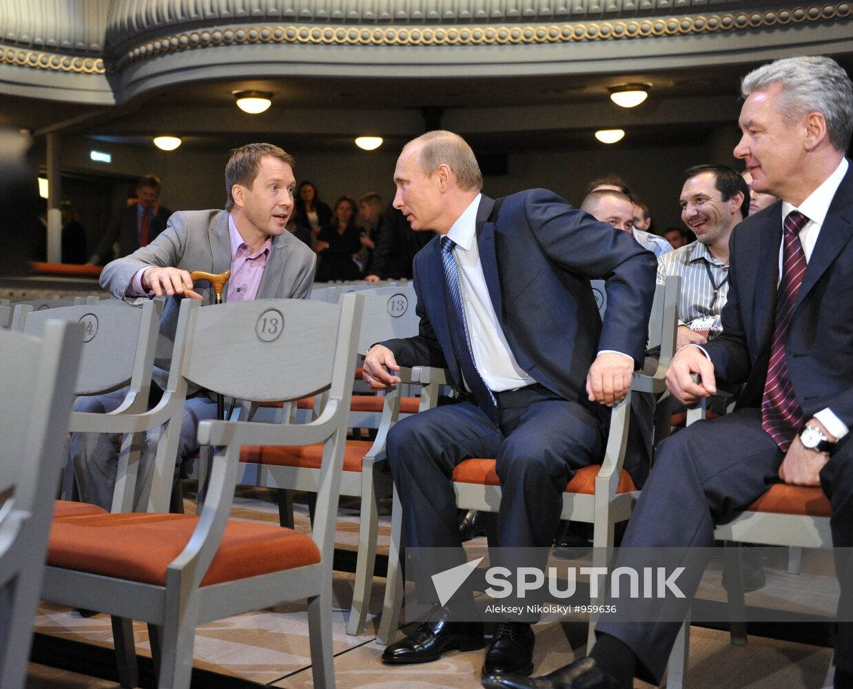 Vladimir Putin visits Moscow's State Theater of Nations,