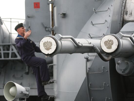 Cruiser "Varangian" involved in Pacific Fleet training