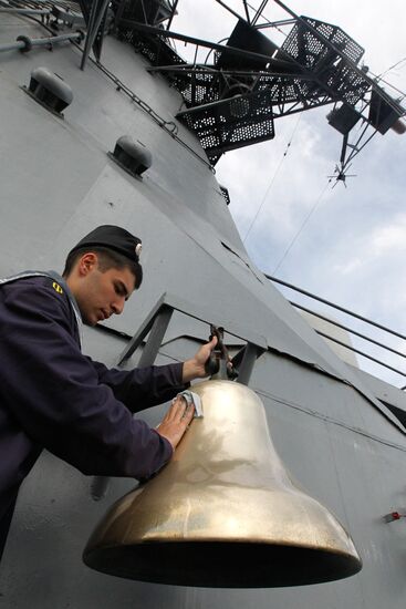 Cruiser "Varangian" involved in Pacific Fleet training