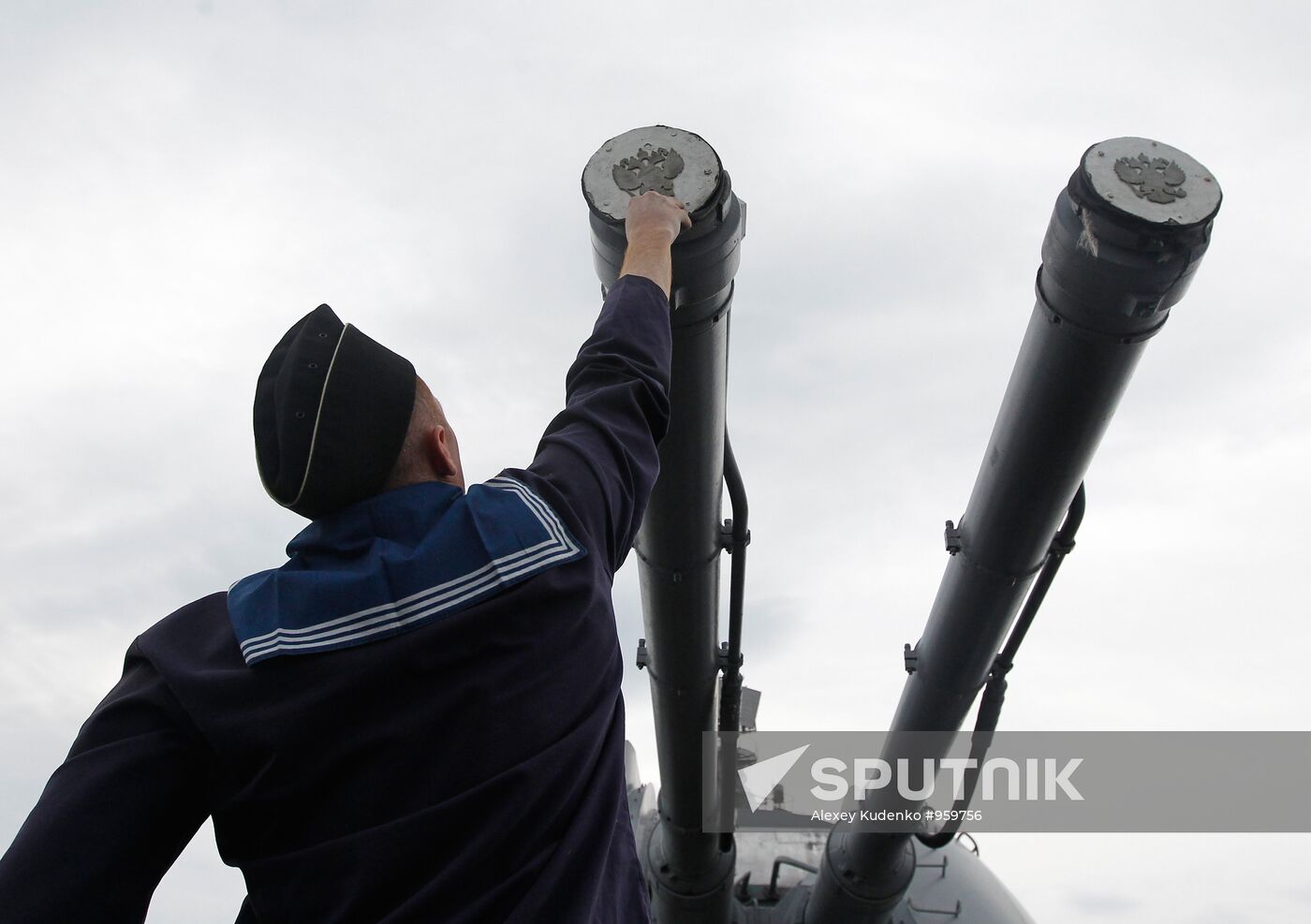 Cruiser "Varangian" involved in Pacific Fleet training