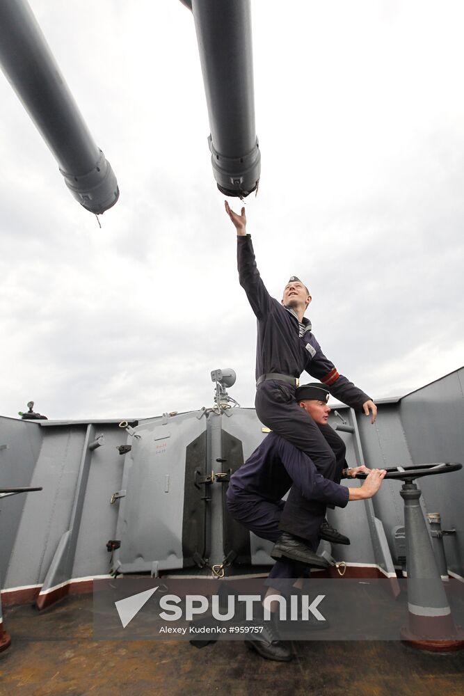 Cruiser "Varangian" involved in Pacific Fleet training