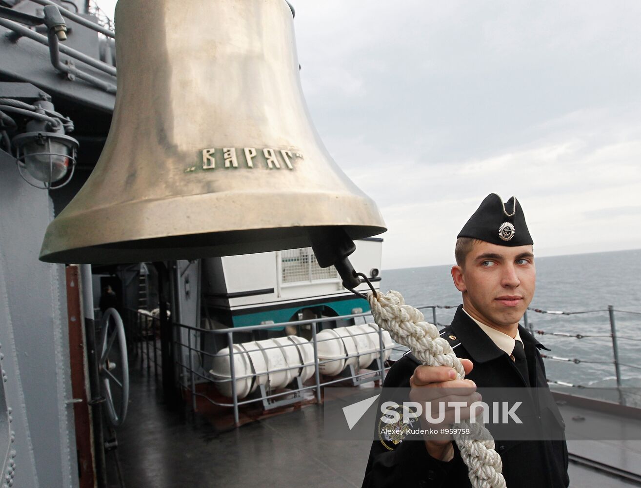 Cruiser "Varangian" involved in Pacific Fleet training