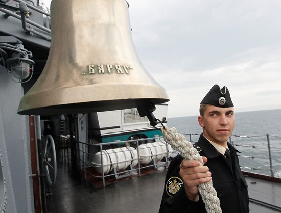 Cruiser "Varangian" involved in Pacific Fleet training