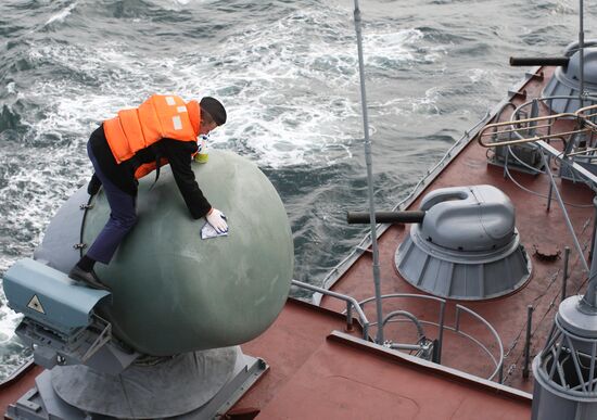 "Varyag" cruiser at a Pacific Fleet drill