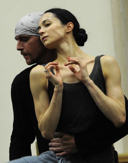 Diana Vishnyova rehearses for "Ballet Stars of the 21st Century"