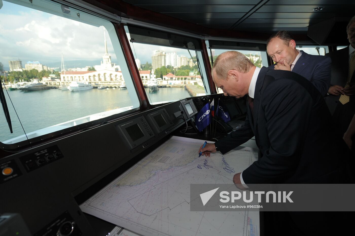 Vladimir Putin visits "Vyacheslav Tikhonov" ship