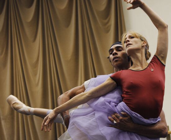 Alicia Amatriain and Jason Reilly