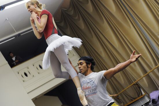 Alicia Amatriain and Jason Reilly